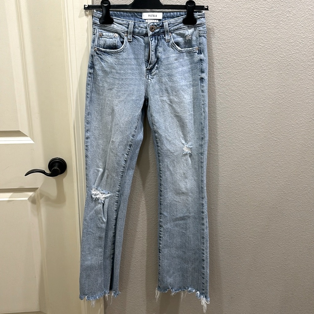 Pistola straight leg, distressed jeans. Size 25